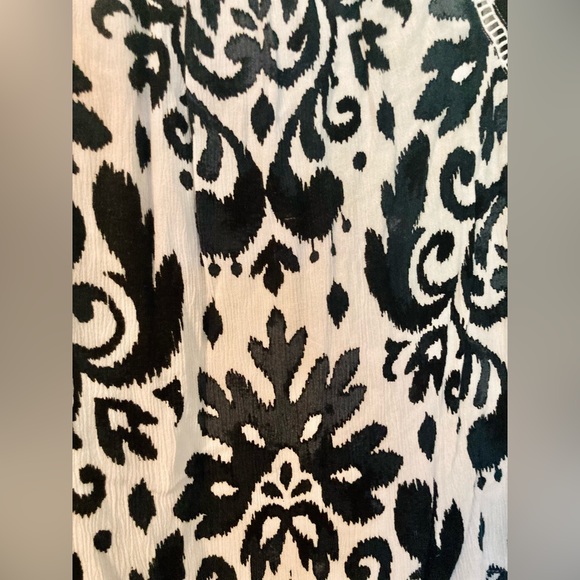 I.N.C Black & White Top Size L - Picture 9 of 9